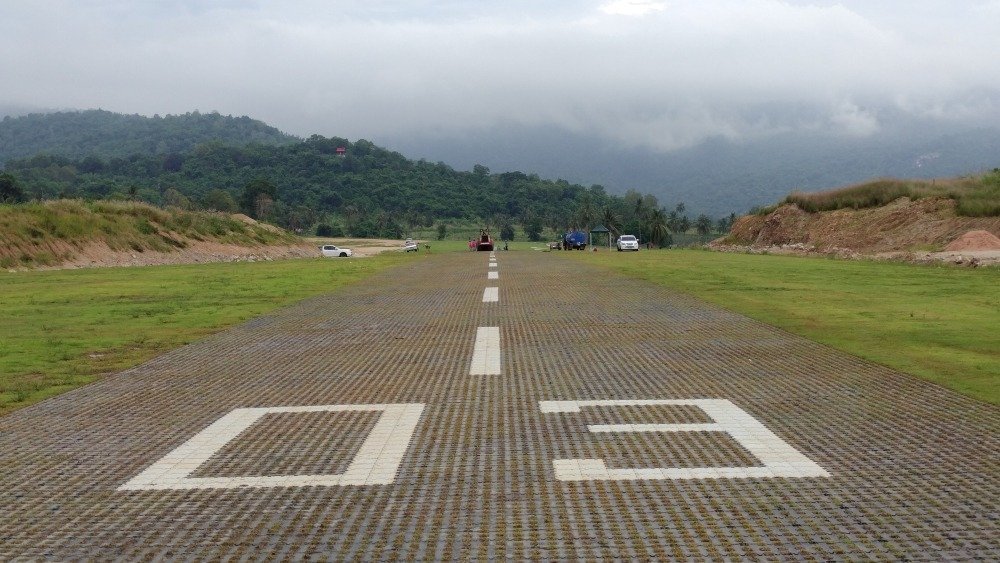 geogrid runway reinforcement with marking